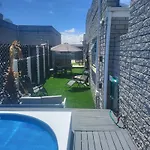 Apple\'S Apartment 1
